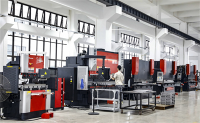 數控折彎生產(chǎn)線(xiàn)